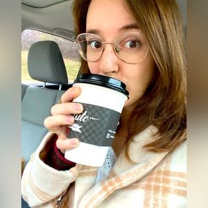 Meet your Posher, Olivia